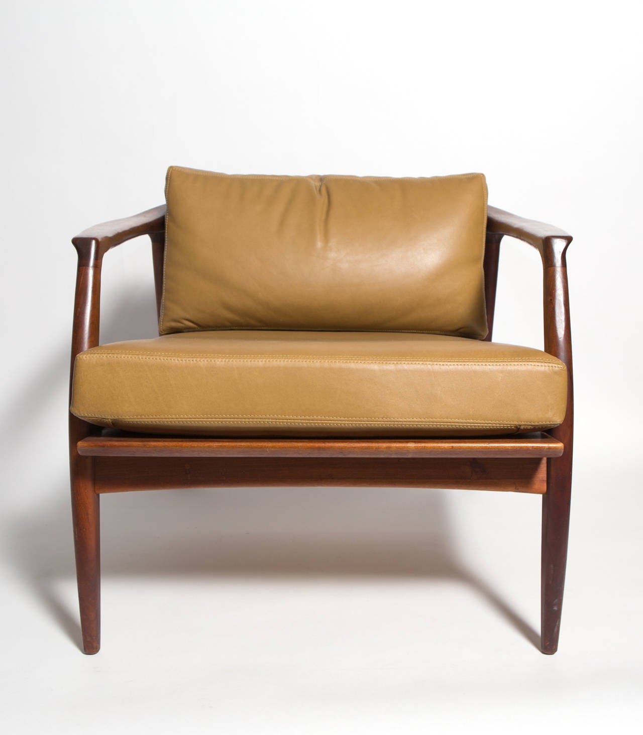 Mid-20th Century Milo Baughman Leather and Walnut Lounge Chair by Thayer Coggin, 1960s