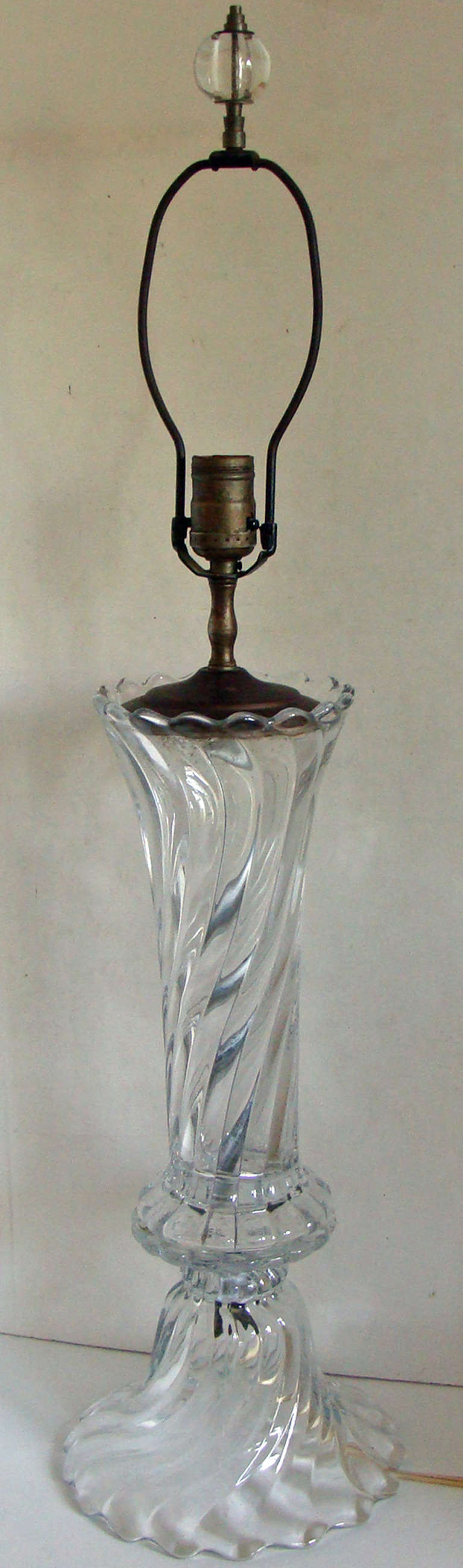 20th Century Pair of Swirled Glass Lamps For Sale