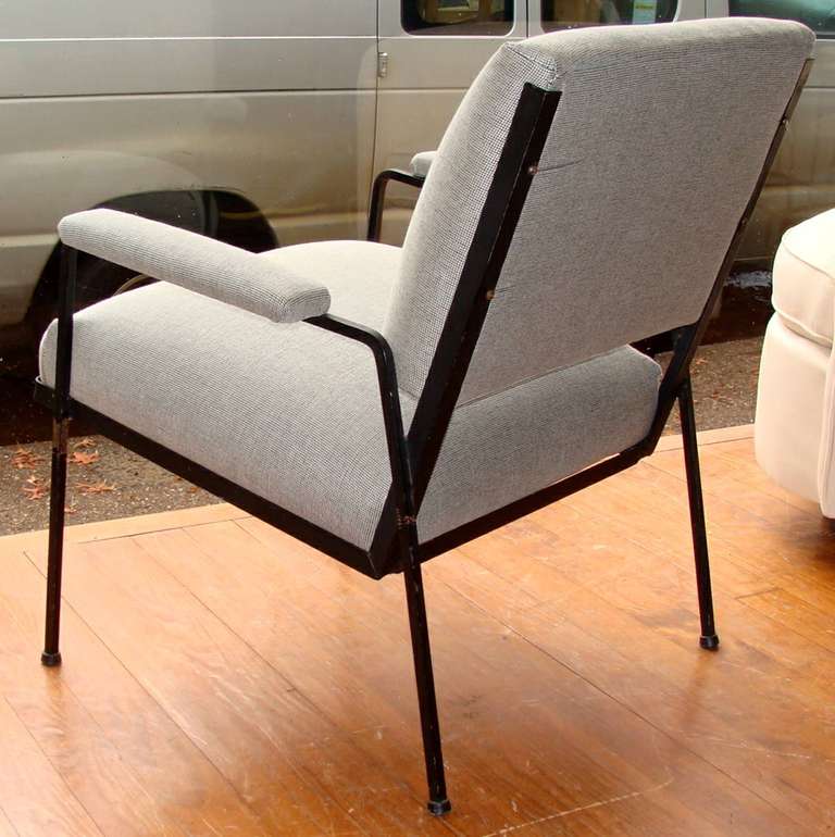 Mid-Century Modern Pair of Iron Frame Midcentury Lounge Chairs