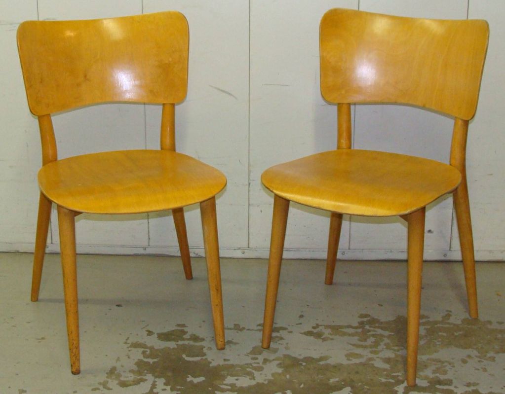 Pair of molded plywood chairs designed by Max Bill for Horgen - Glarus,
Switzerland.