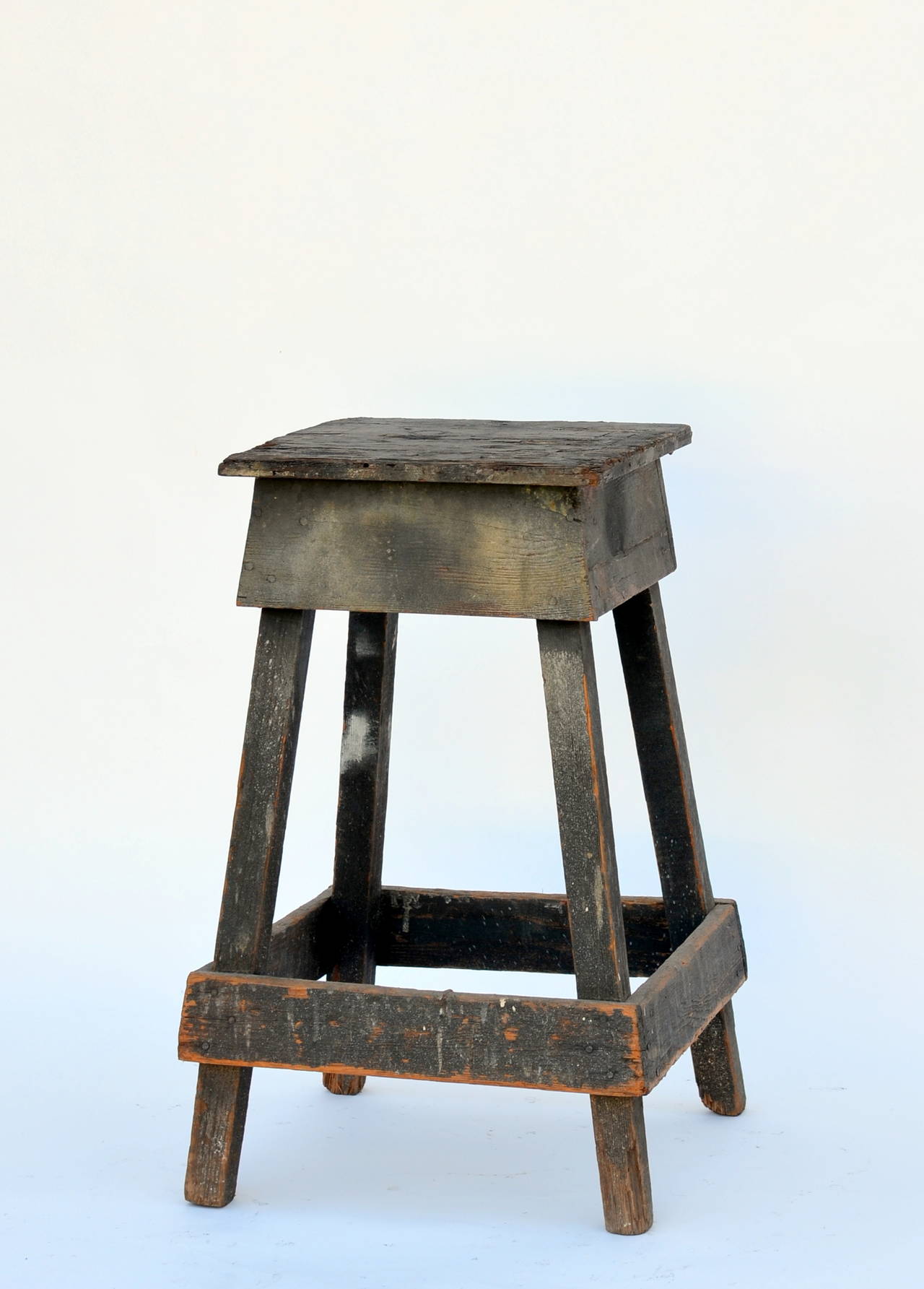 Sturdy weathered sculptor's stand. Great patina.