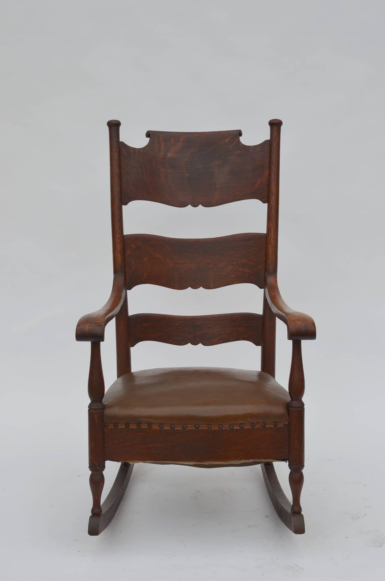 Comfortable Arts & Crafts Carved Oak Rocking Chair In Good Condition In Los Angeles, CA