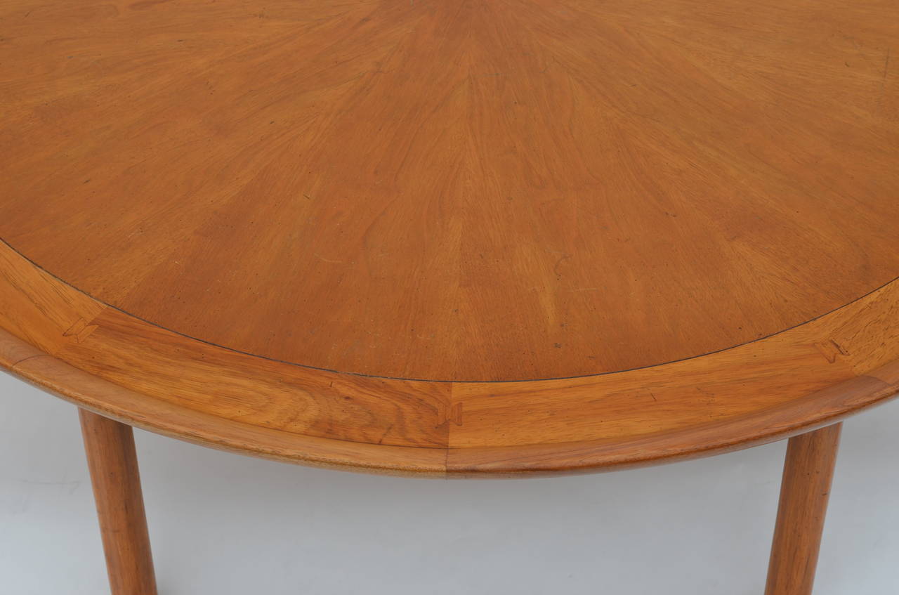 Exceptional Oversized Round Coffee Table In Good Condition In Los Angeles, CA