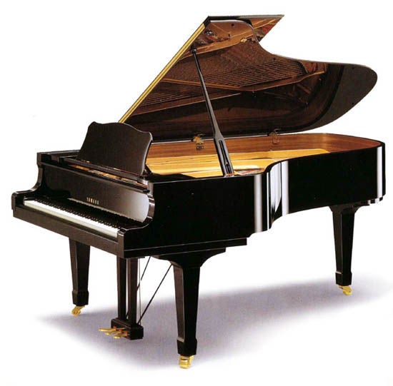 Impeccable Yamaha C7 Concert Grand Piano In Excellent Condition For Sale In Los Angeles, CA