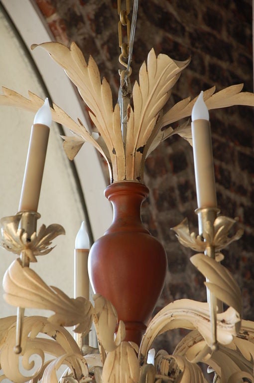 Decorazione in metallo Lampadario neoclassico francese in tole in vendita