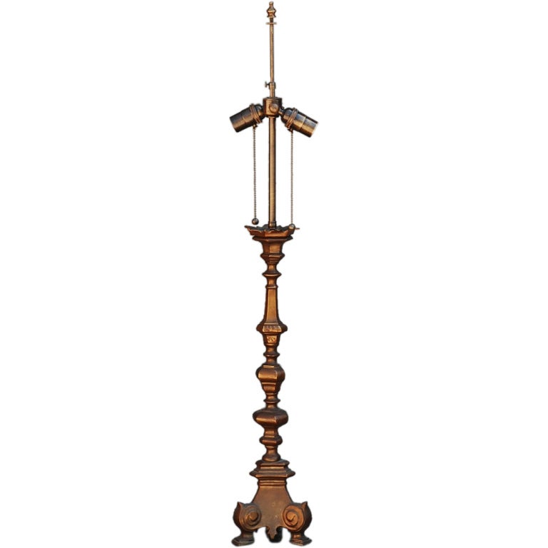 Lampe bougeoir française de style baroque en bronze doré