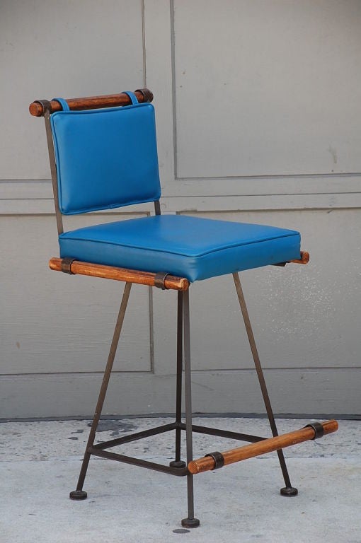 Comfortable Wrought Iron and Oak 50's Swiveling Bar Stool In Good Condition In Los Angeles, CA