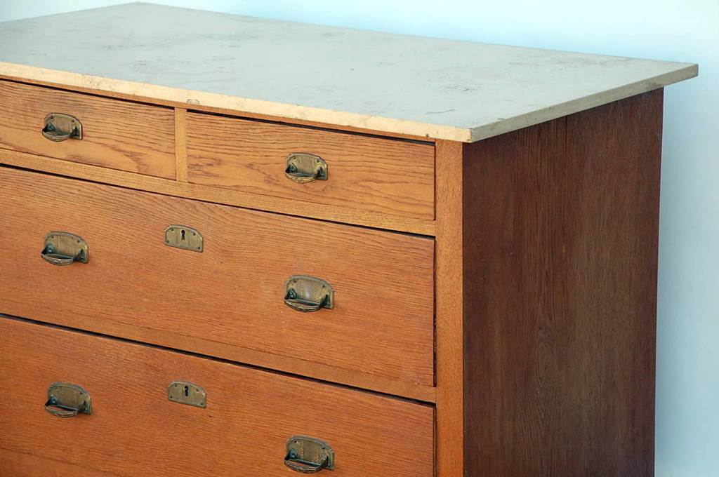 oak chests of drawers