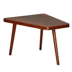 Trapeze tripod side table with oval legs