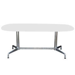 Impressionnante table de conférence / salle à manger en marbre blanc par Eames pour Herman Miller