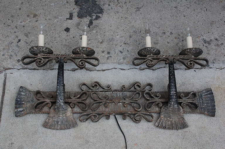 Single Large Wrought Iron Sconce In Good Condition In Los Angeles, CA