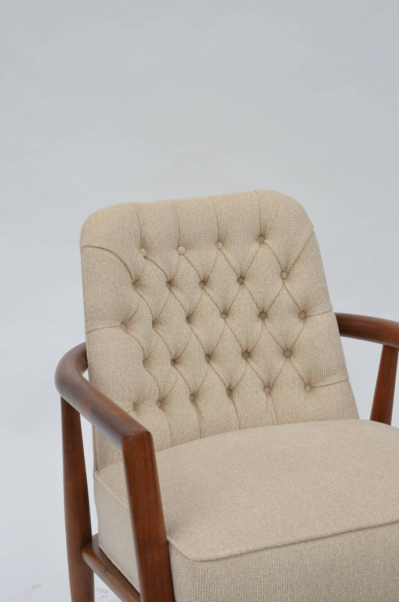 Elegant Tufted Back Armchair by Leslie Diamond for Conant Ball In Good Condition In Los Angeles, CA