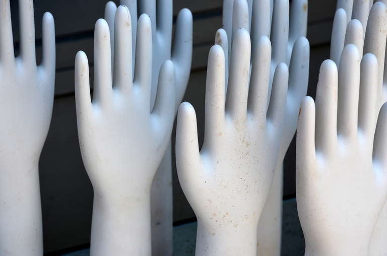 Collection of 10 vintage porcelain glove molds In Good Condition In Los Angeles, CA