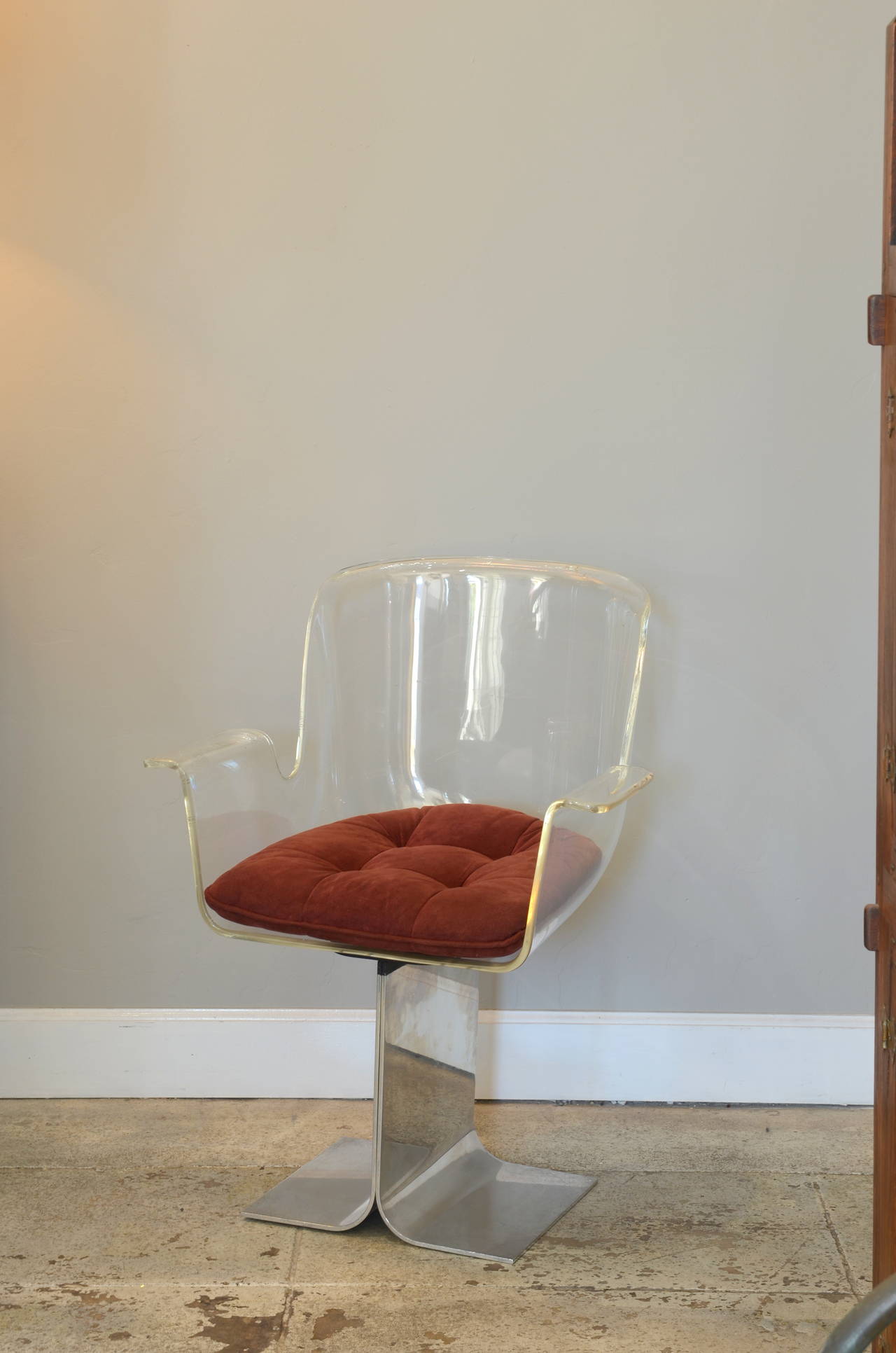 Modern Swiveling Lucite and Polished Aluminum Armchair by Irving Rosen for Pace