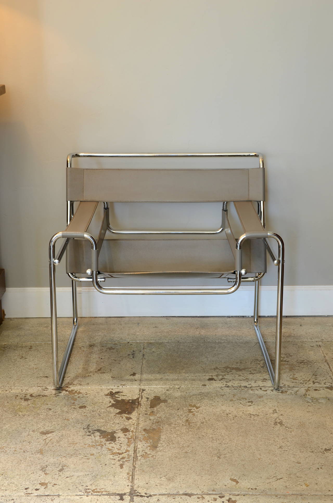 Pair of Chic Elephant Grey Wassily Chairs by Marcel Breuer.

Arm Height: 23