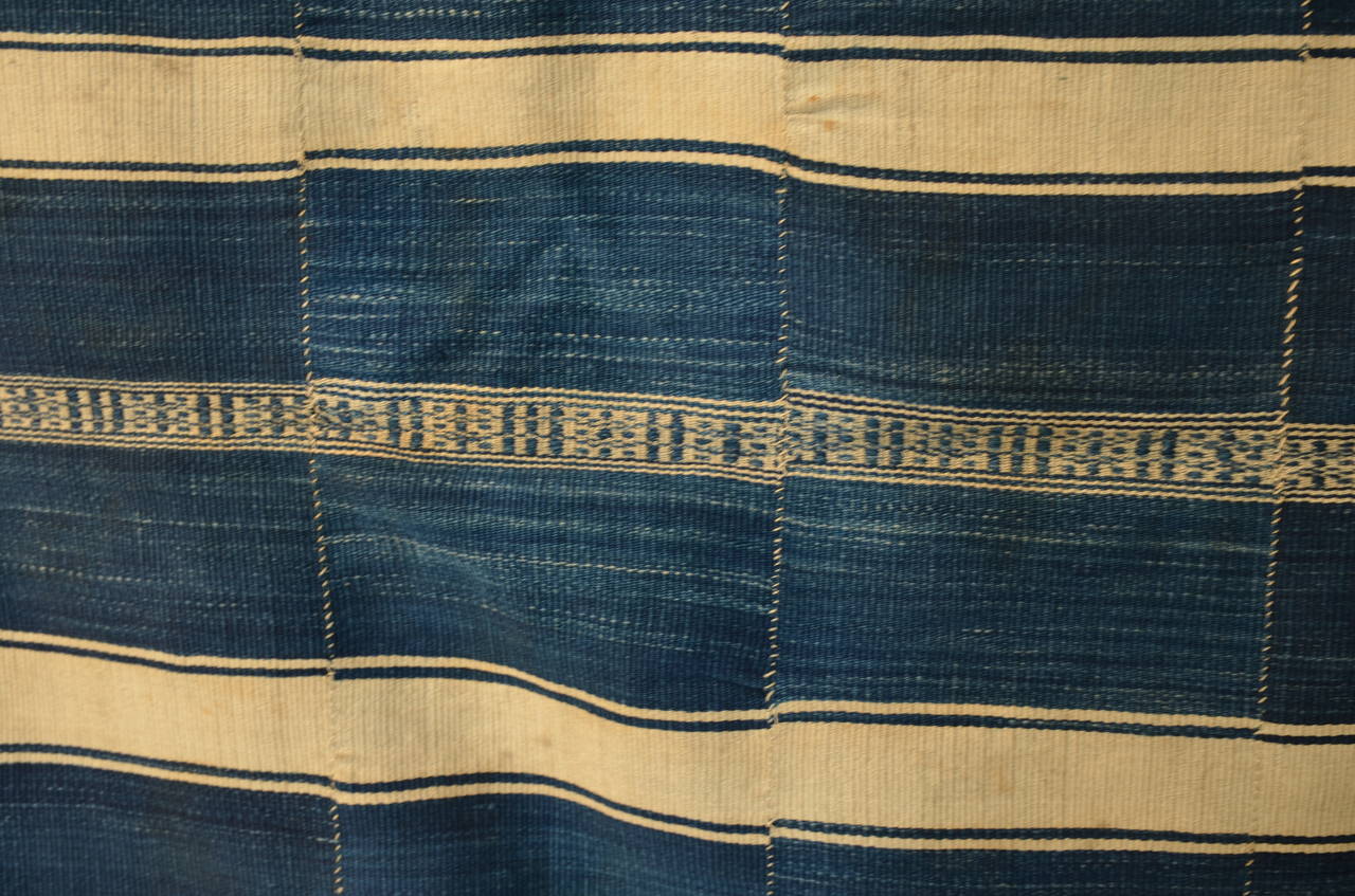 Museumsqualität Westafrikanisch Indigofarbenes Textil (Beninisch) im Angebot