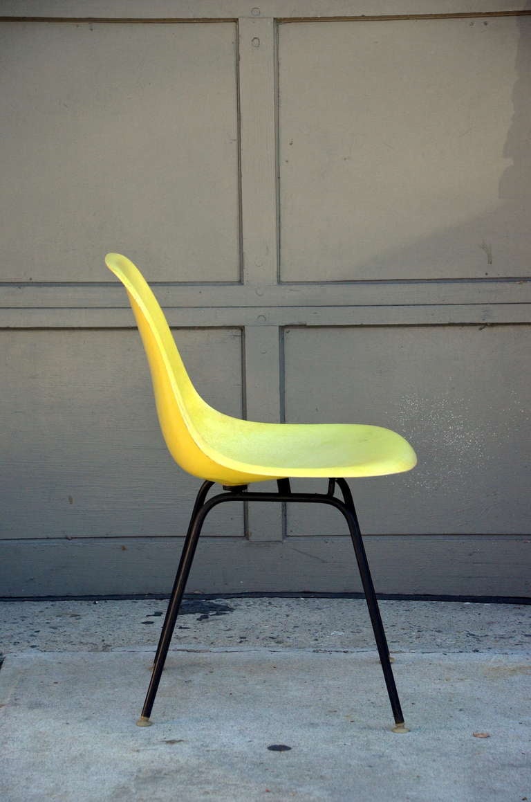 Milieu du XXe siècle Ensemble de 4 chaises Eames vintage par Herman Miller en vente