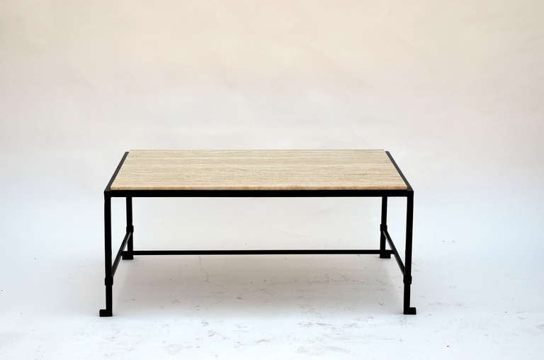 Français Table basse en travertin et fer forgé 'Diagramme' par Design Frères en vente
