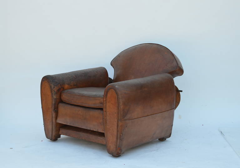 Cuir Exceptionnel fauteuil club réglable Art Déco français en cuir vieilli en vente