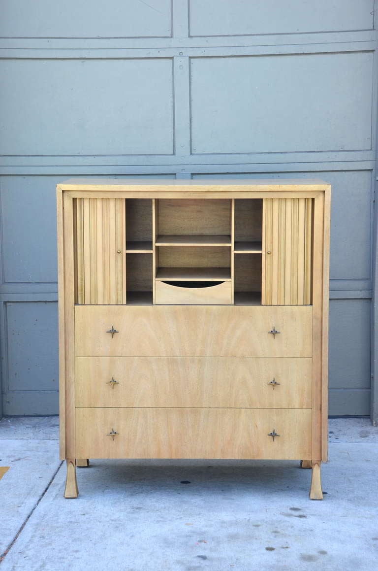 Mid-Century Modern Exceptionnal Bleached Oak Dresser with Tamboured Doors by John Widdicomb