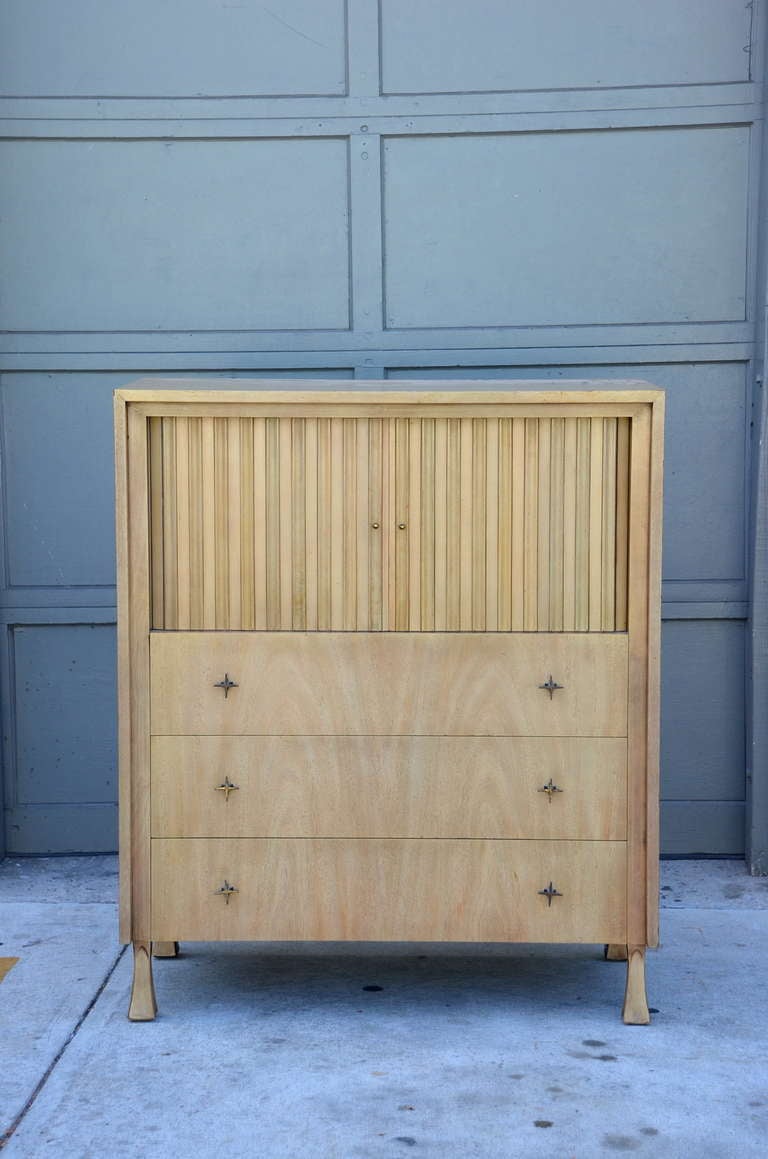 American Exceptionnal Bleached Oak Dresser with Tamboured Doors by John Widdicomb