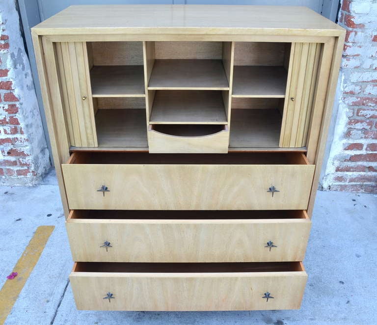 Exceptionnal Bleached Oak Dresser with Tamboured Doors by John Widdicomb 3