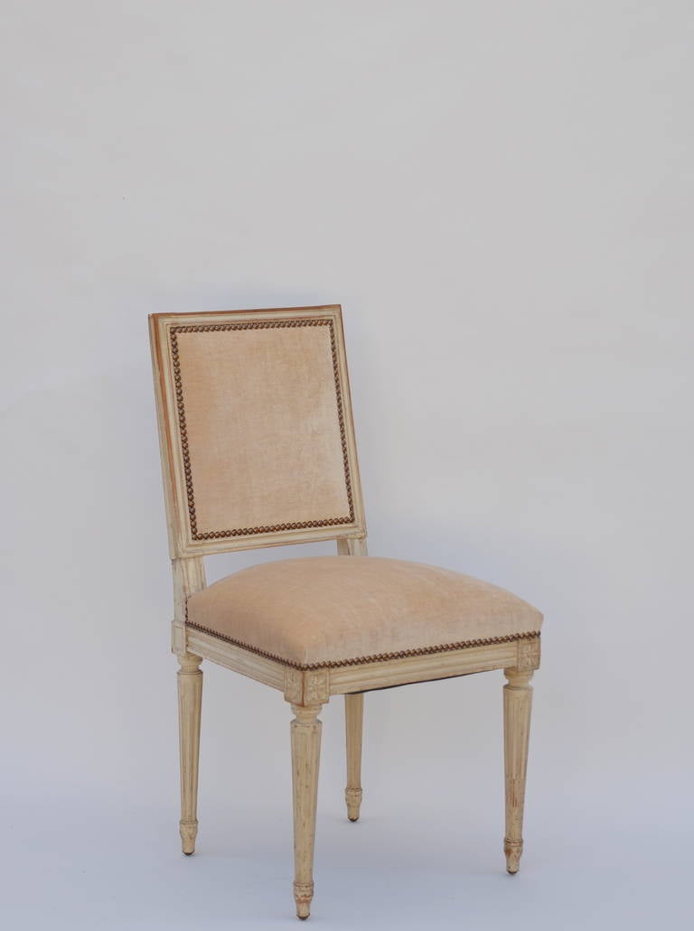 Set of Four Chic Louis XVI Style Dining or Side Chairs In Good Condition In Los Angeles, CA