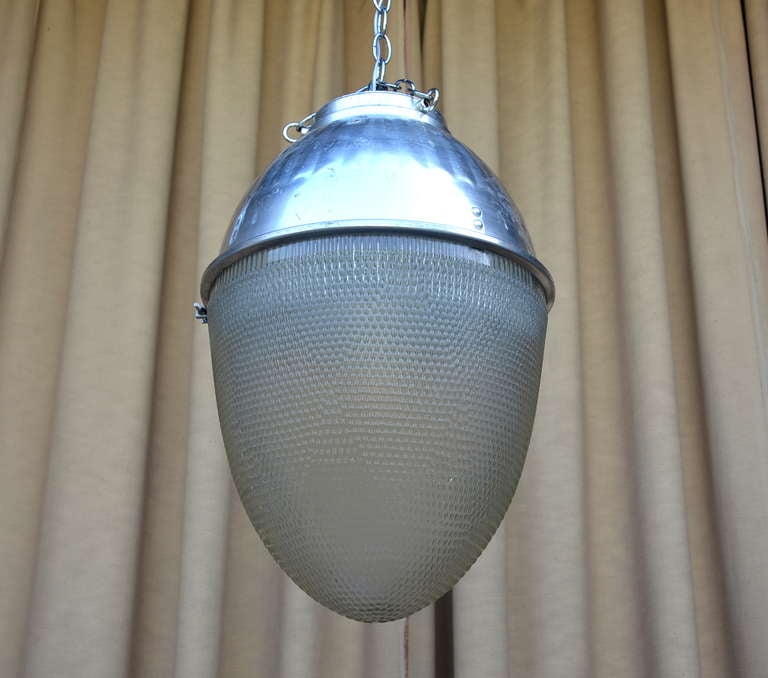 Single Hanging Pendant Industrial Street Light In Good Condition In Los Angeles, CA