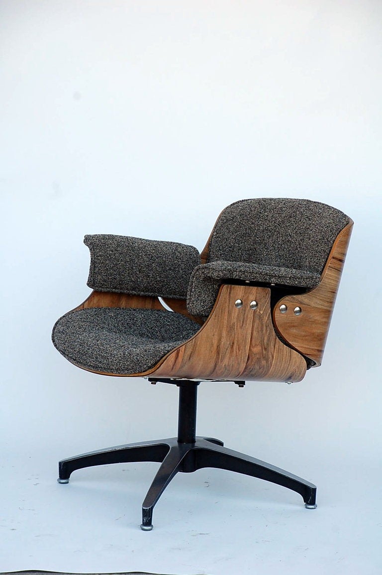 Mid-20th Century American 60's armchair in the style of Eames