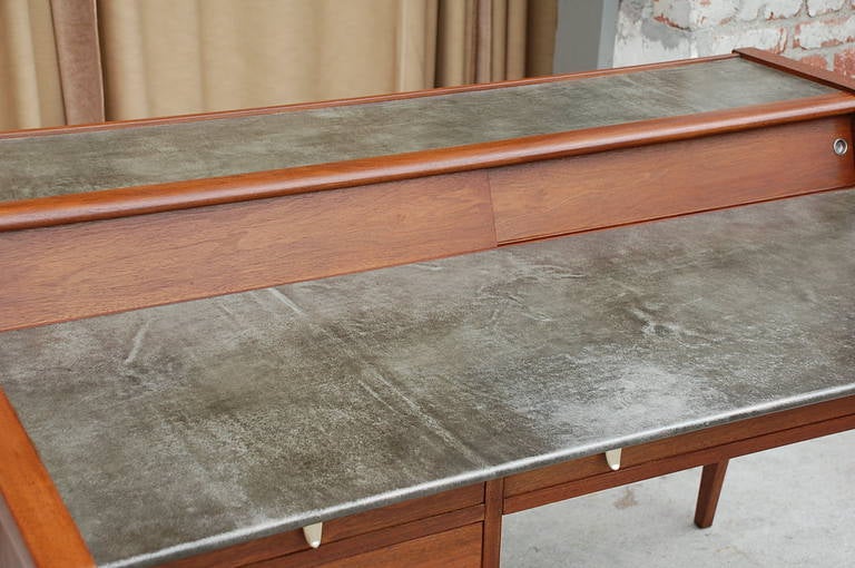 Rare K80 Profile Desk by John Van Koert for Drexel In Excellent Condition In Los Angeles, CA