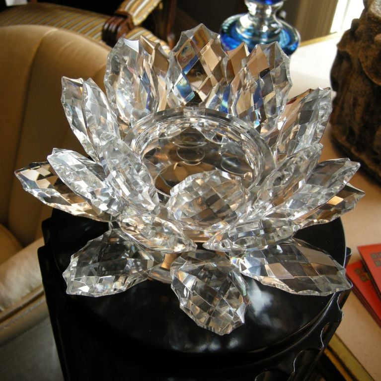 Crystal Flower Form Candle Holder (GMD#2867) In Good Condition For Sale In Los Angeles, CA