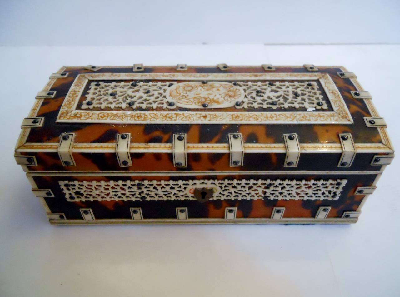 Three Anglo-Indian, Mid-20th Century Boxes For Sale 3