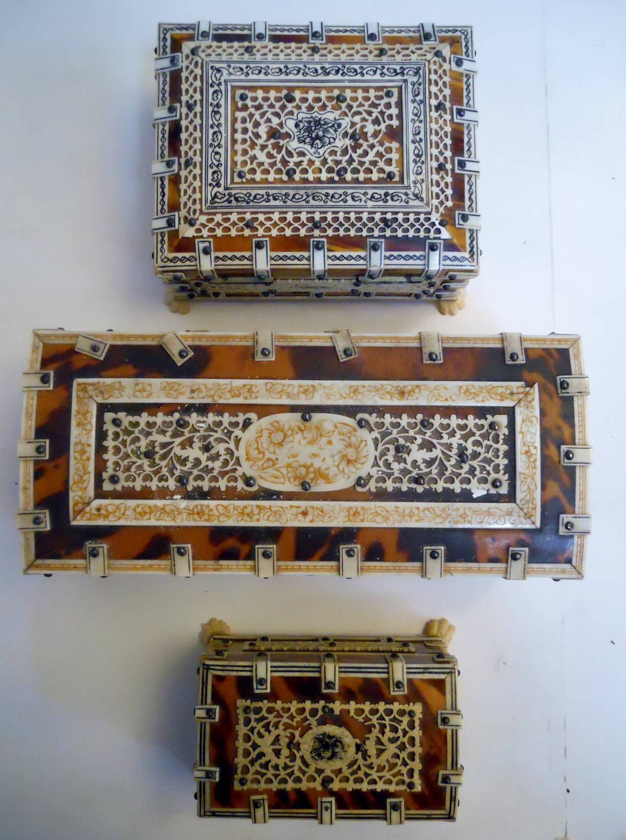 Three Anglo-Indian, Mid-20th Century Boxes For Sale 5