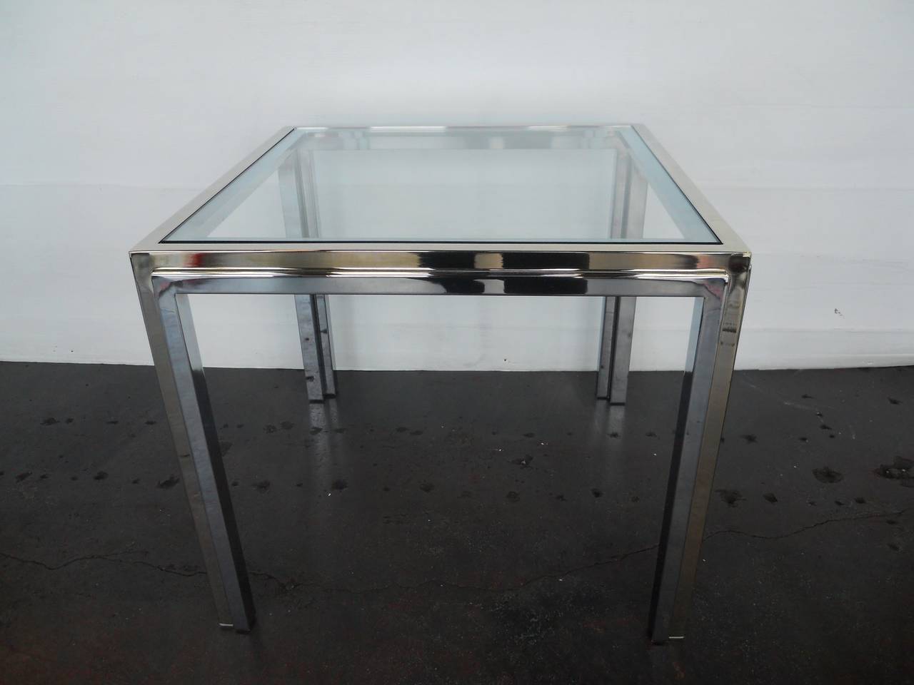 French Chic Pair of Chrome and Brass-Plated Side Tables For Sale