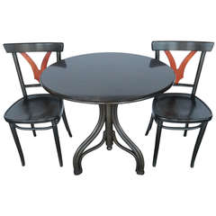 Graceful Set of Thonet Table and Chairs 9