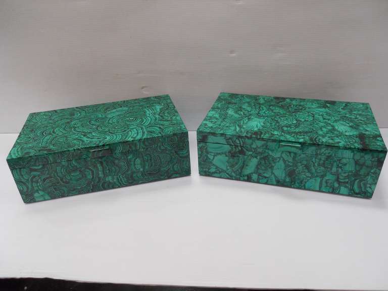 Impressive Pair of Malachite Boxes
protective and durable felts are place under these pieces to prevent the surface of the furniture against scratches.