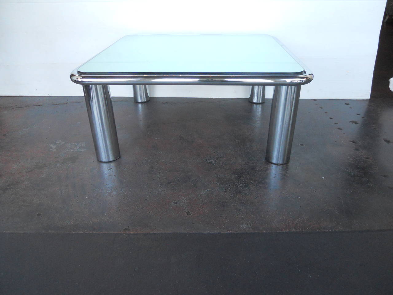 Charming coffee table in the style of Marco Zanuso