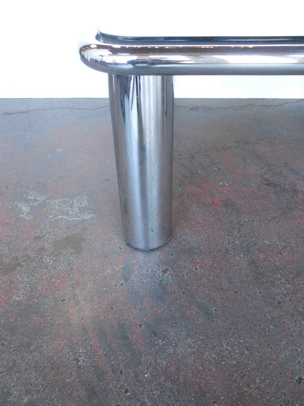 Charmante table basse dans le style de Marco Zanuso Bon état - En vente à Los Angeles, CA