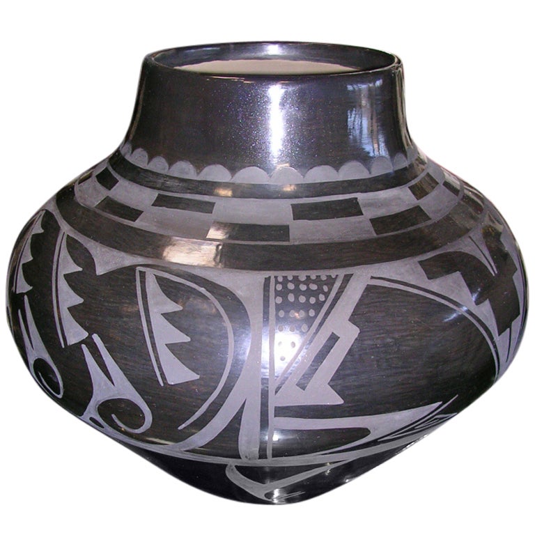Large San Idelfonso Pottery Jar by Carmelita Dunlap