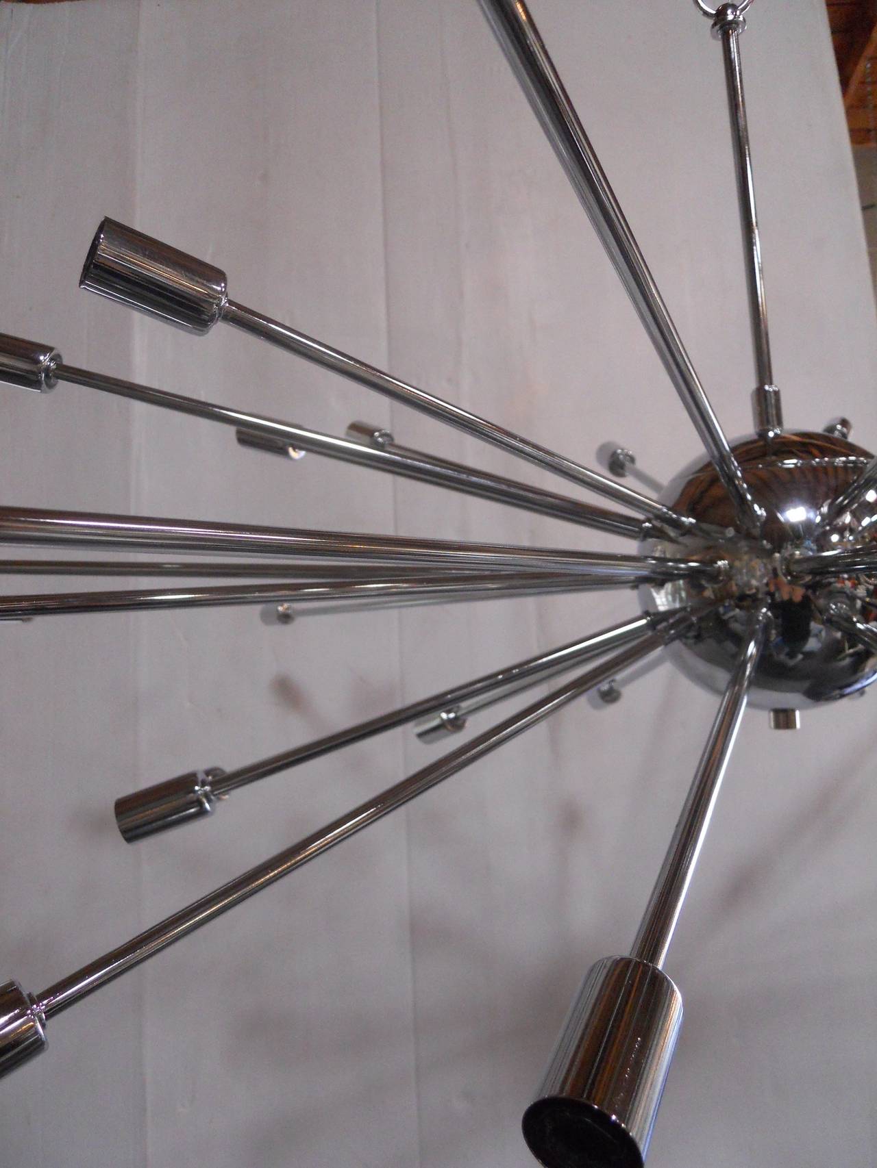Sleek Sputnik Chandelier In Excellent Condition In Los Angeles, CA
