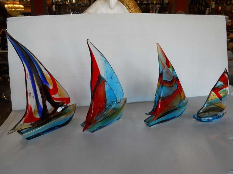 Amazing Set of 4 Murano Sailboats In Excellent Condition In Los Angeles, CA