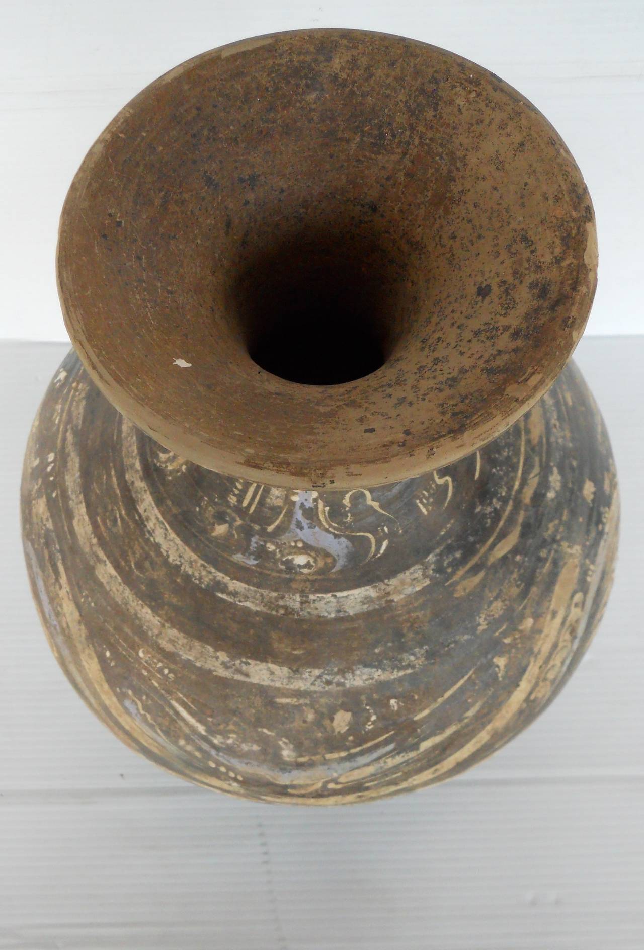 Han Dynasty Set of Urn and Vase 1