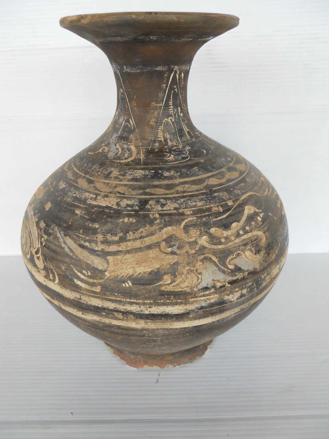 Han Dynasty Set of Urn and Vase 2