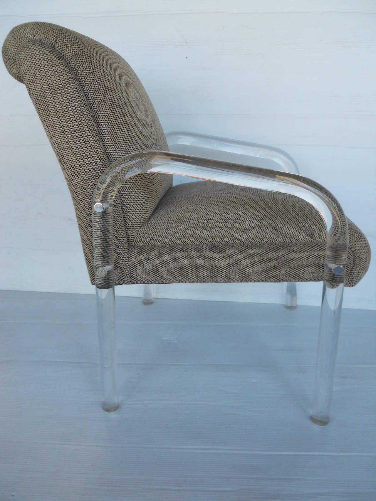 Set of Four Lucite Dining Chairs by Lion in Frost In Good Condition For Sale In Los Angeles, CA