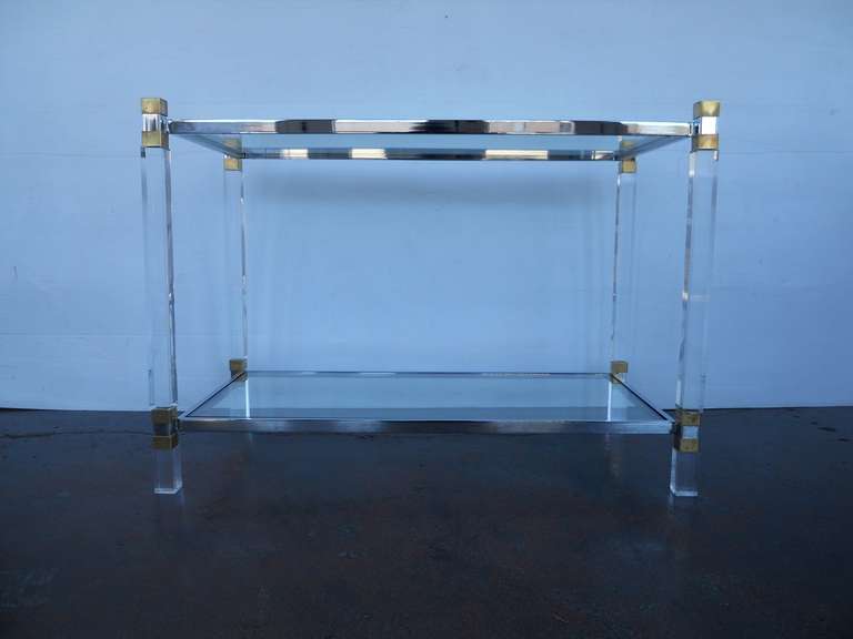 Exceptional Pair of Vintage End Tables in the Style of Charles Hollis Jones.<br />
Measurements: 22.50