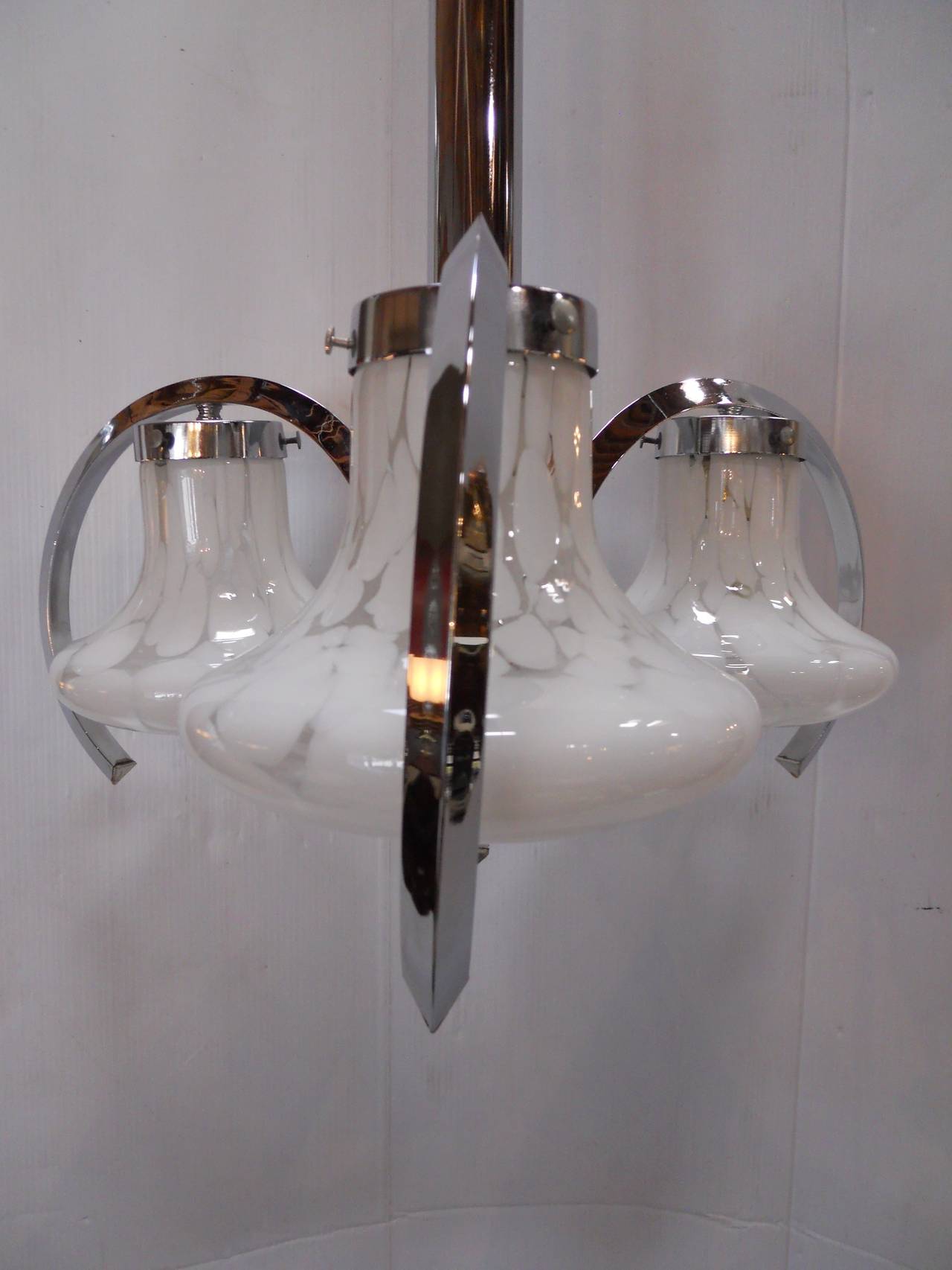 Lampadario italiano degli anni '70 circa In condizioni ottime in vendita a Los Angeles, CA