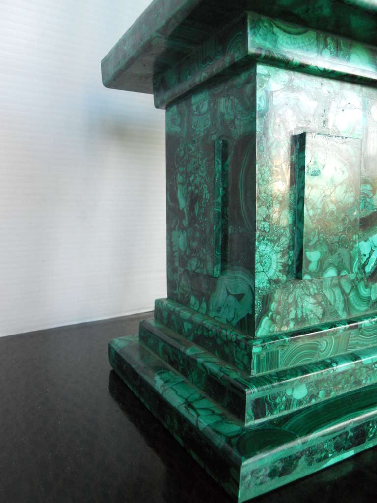 Fine Pair of Malachite Obelisks In Excellent Condition In Los Angeles, CA
