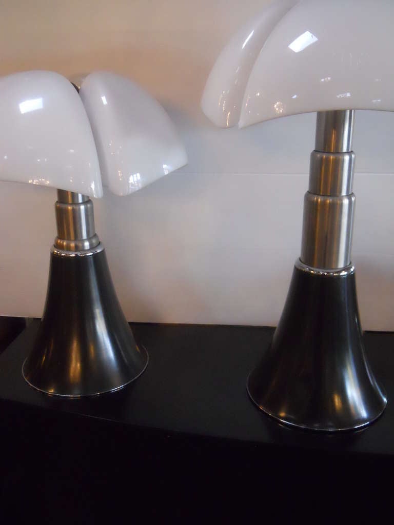 20th Century Superb Pair of Gae Aulenti Pipistrello Table Lamps