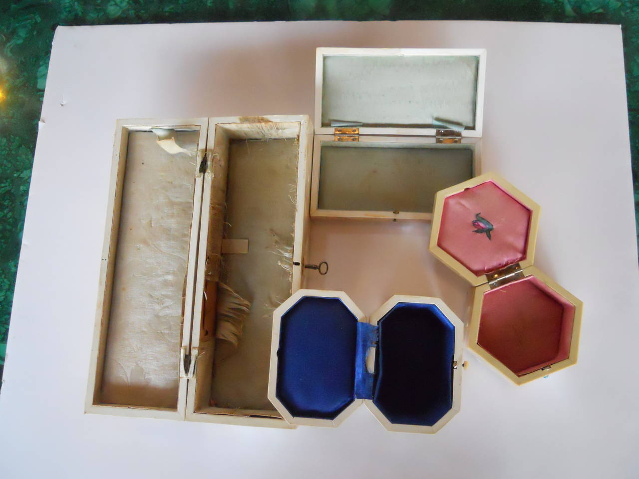 Beautiful Set of Four Mother-of-Pearl Boxes 1