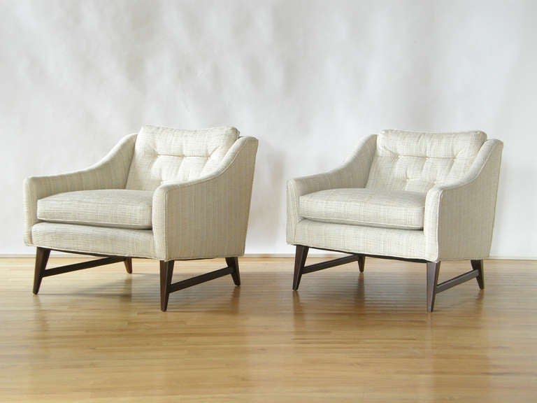 One single chair from a pair of low, slope arm lounge chairs.

Please contact us if you have any questions.